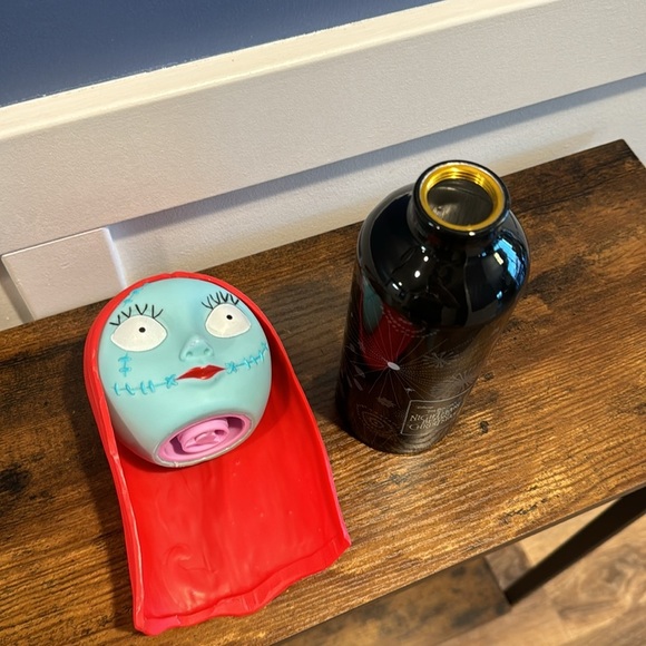 Disney Nightmare Before Christmas Sally Aluminum Water Bottle NEW - Picture 5 of 8